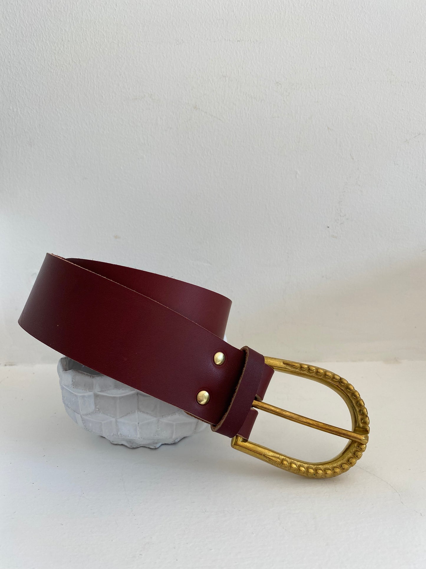 boucle perle classique lie-de-vin ceinture TRAVERSE