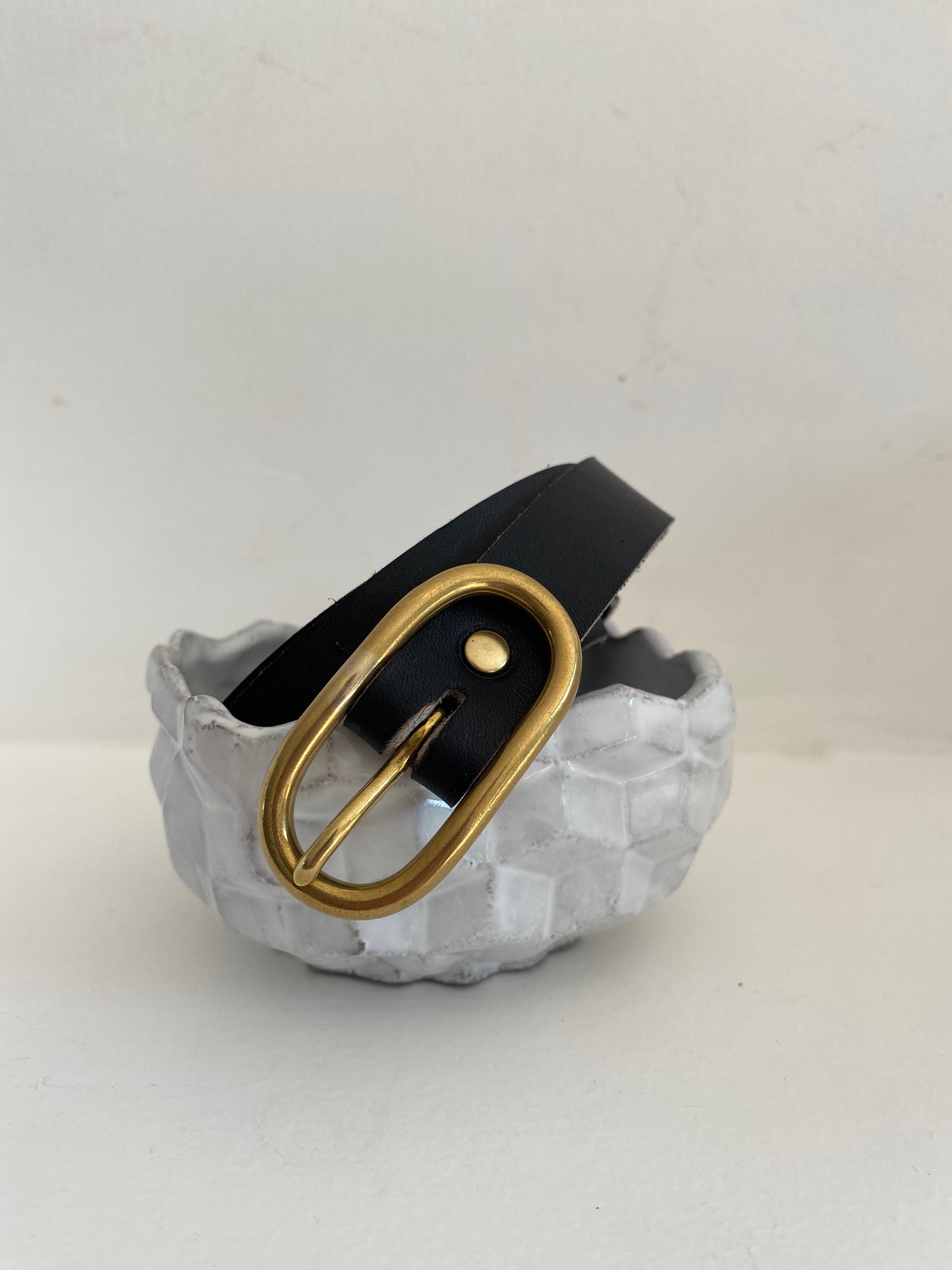 ceinture fine boucle ovale cuir nuit