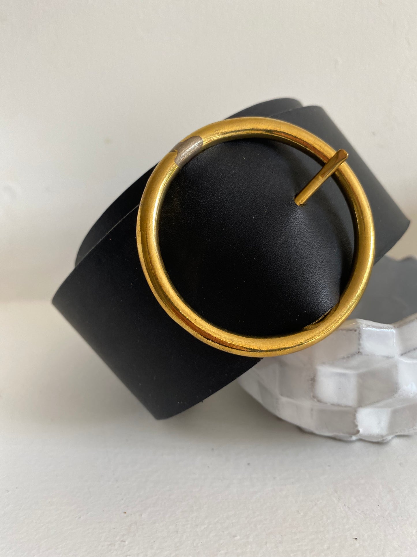 zoom ceinture_cuir_nuit_TRAVERSE_boucle_ronde_XL