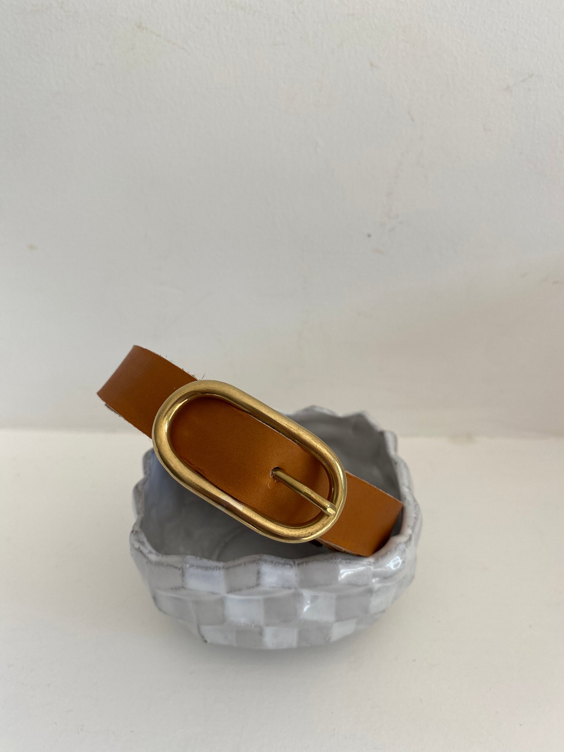 ceinture  TRAVERSE fine boucle ovale cuir naturel