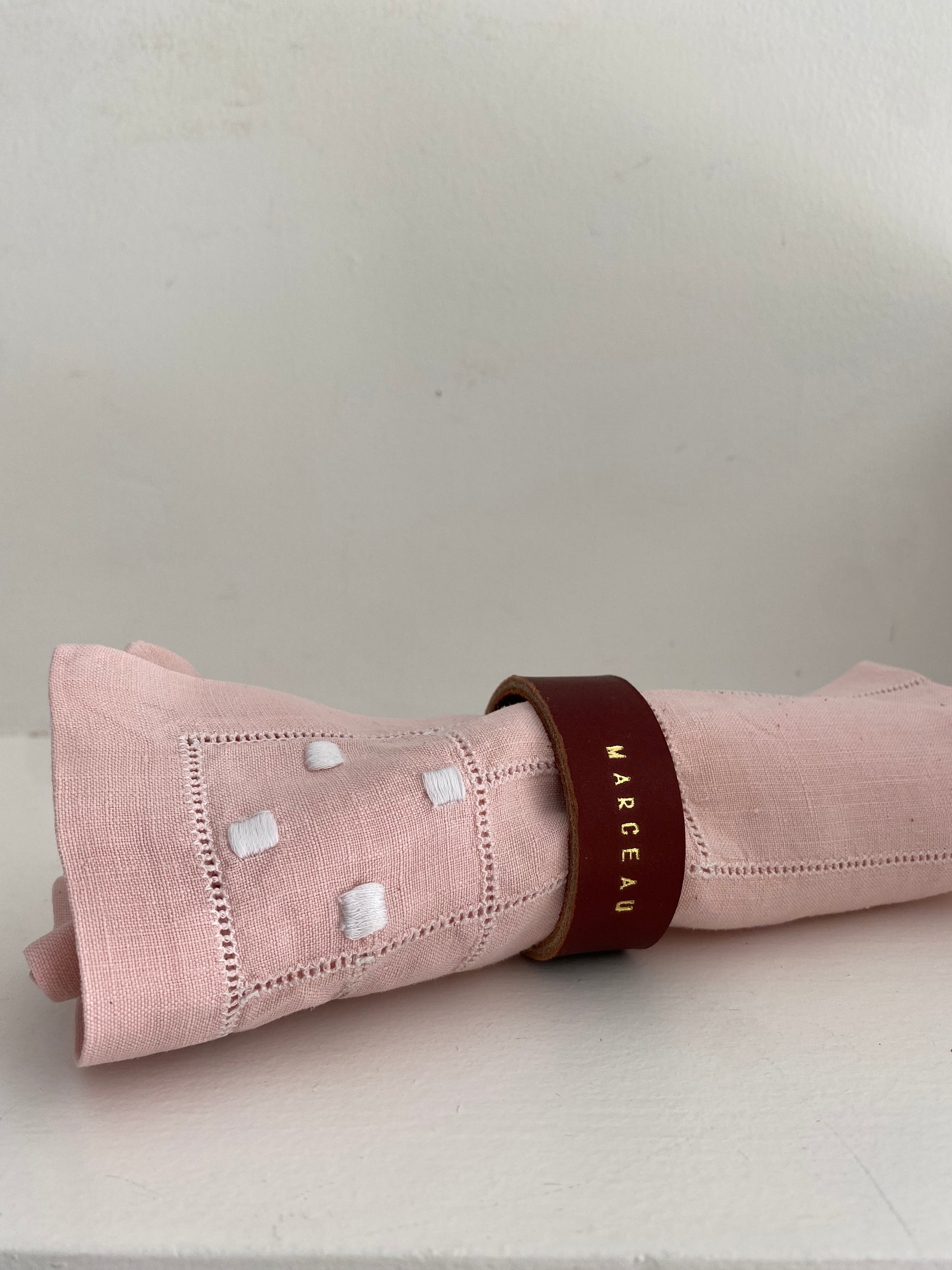 rond de serviette en cuir français perosnnalisé sur mesure