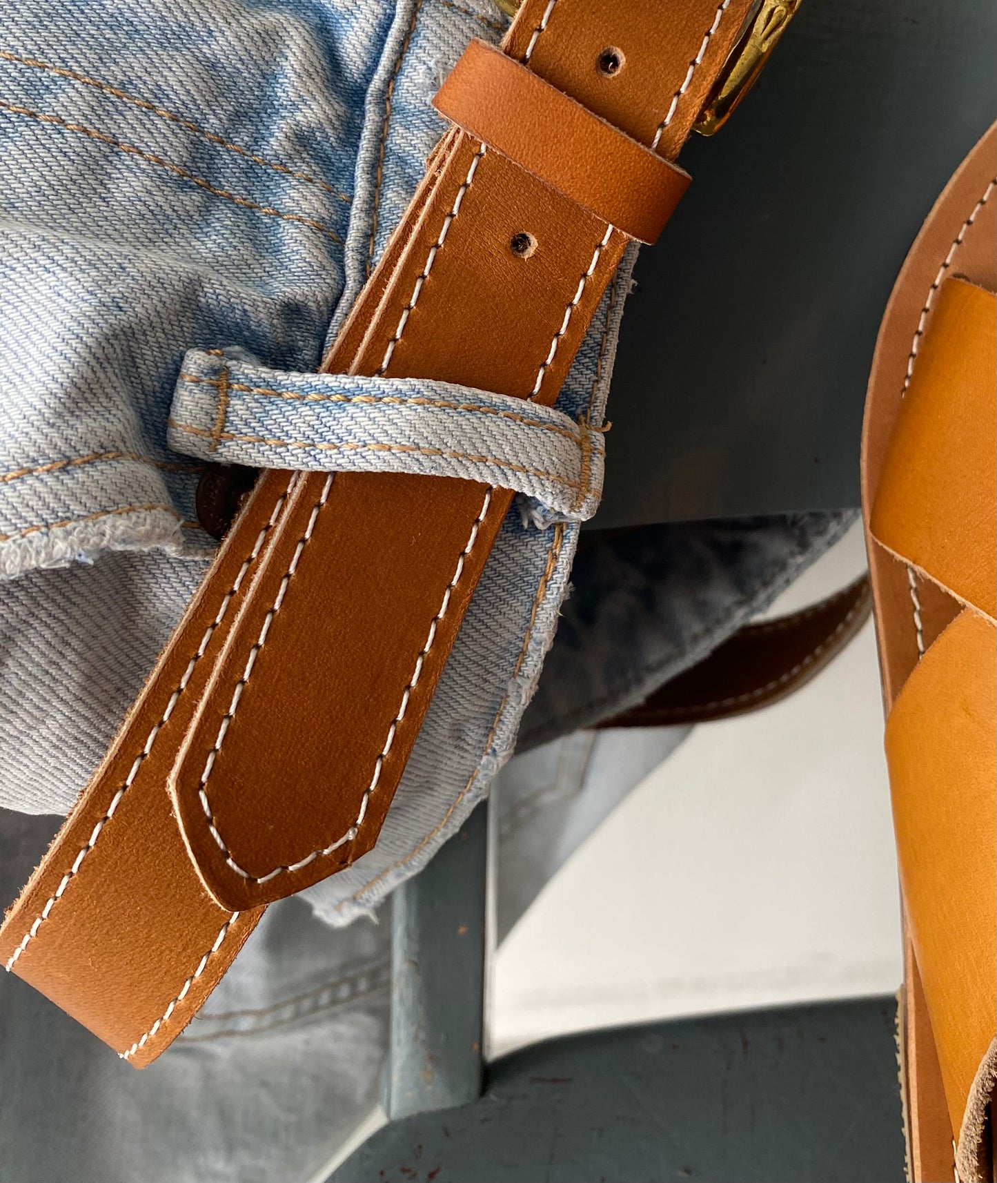 ceinture fine avec boucle à rouleau et passant